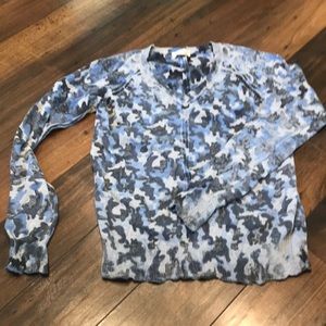 Lightweight camo sweater
